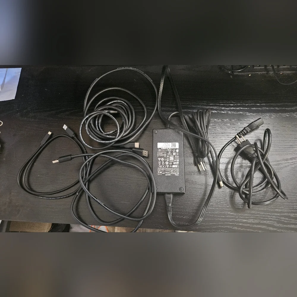 (New)Dell ultra sharp 24 monitor, Dell docking station, keyboard andmouse